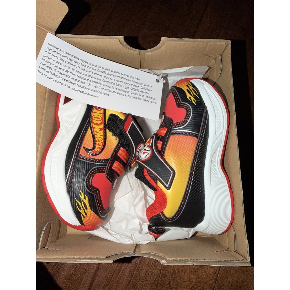 Mattel Hot Wheels Tennis Shoes Toddler Light Up Boy 6 Sneakers‎ NWT New In Box - Picture 6 of 6